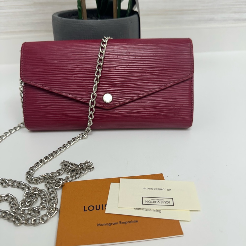 Louis Vuitton Textured Pink Wallet - Picture 13 of 15